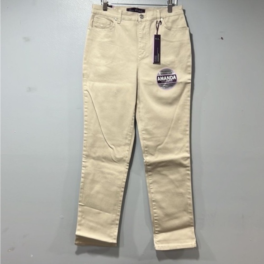 NWT Gloria Vanderbilt Women’s Ultra-Stretch Classic Rise Slimming Jeans Vannila